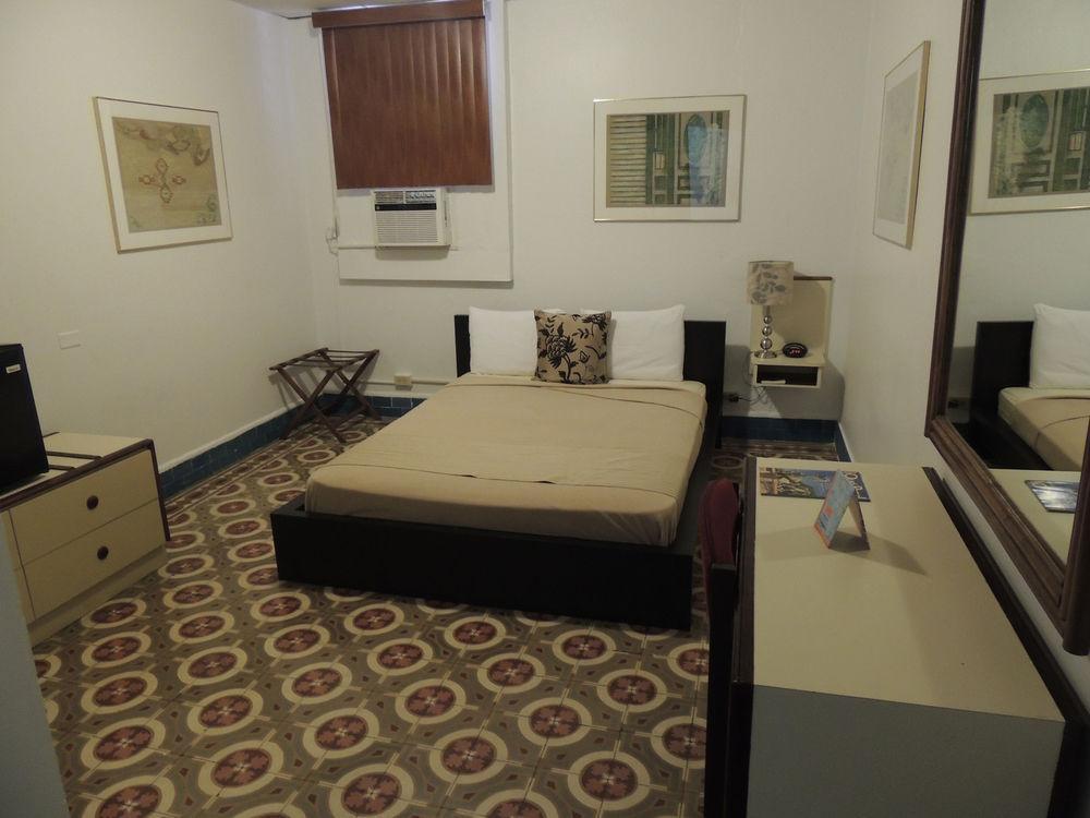 Hotel Colonial マヤグエス エクステリア 写真