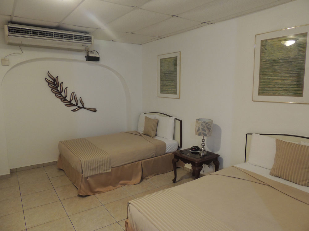 Hotel Colonial マヤグエス エクステリア 写真