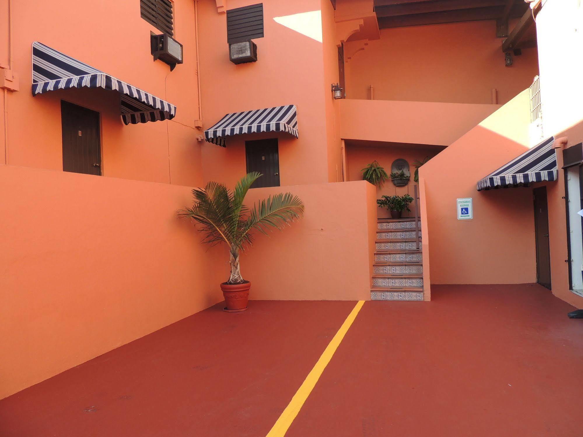Hotel Colonial マヤグエス エクステリア 写真